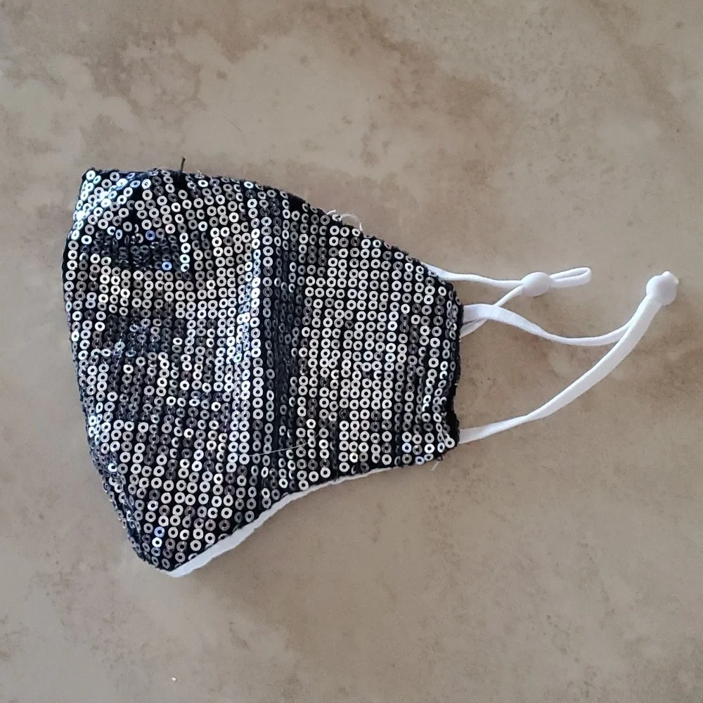 **SALE**Jeweled Facemask nwot